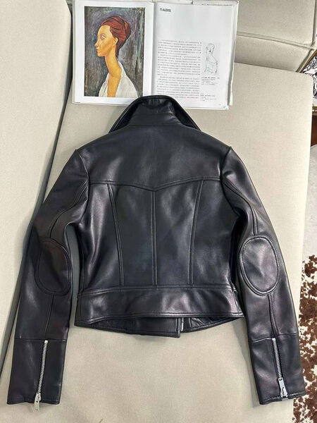 Куртка Saint Laurent женский кожа черный 196526-8