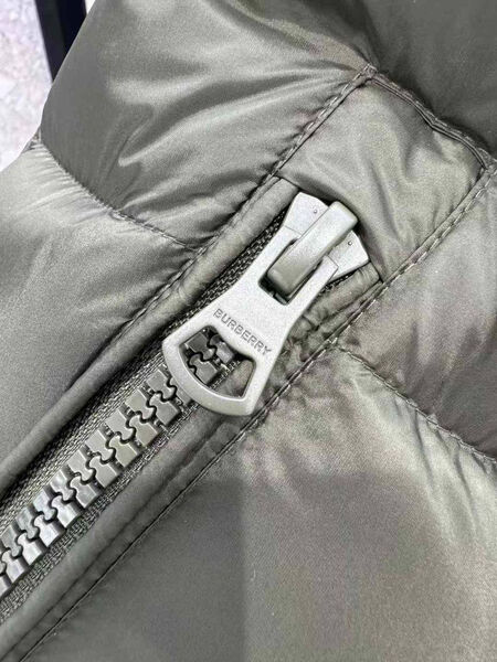 Мужской пуховик Burberry мужской болотный 167543-5