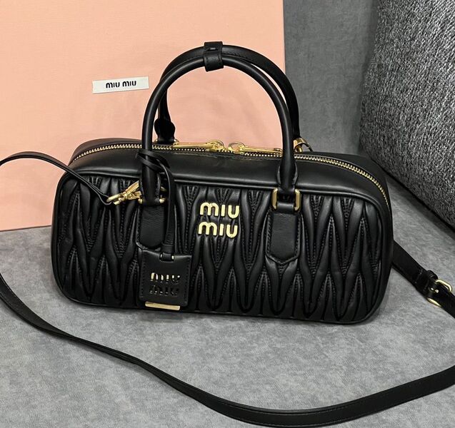 Сумка Miu Miu женский кожа черный 122398