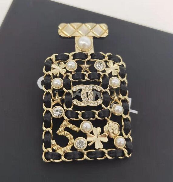 Брошь Chanel 10473