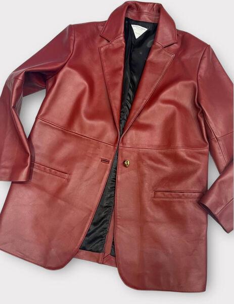 Куртка Bottega Veneta женский кожа бордовый 178463