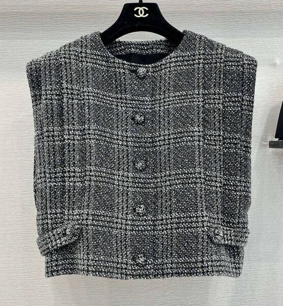 Жилет Chanel женский графитовый 158339