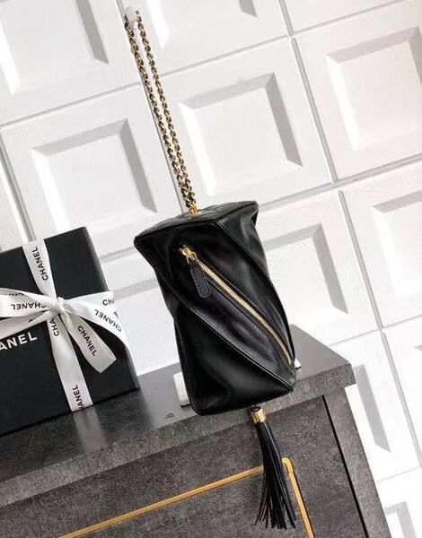 Сумка Chanel женский кожа черный 195004