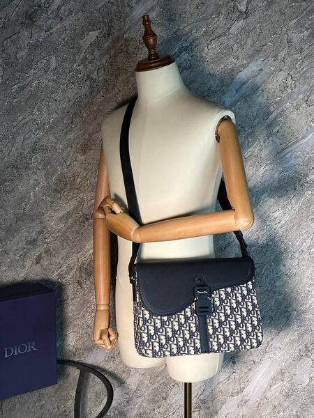Мужская сумка мессенджер Christian Dior мужской кожа swift черный,белый 133569-9