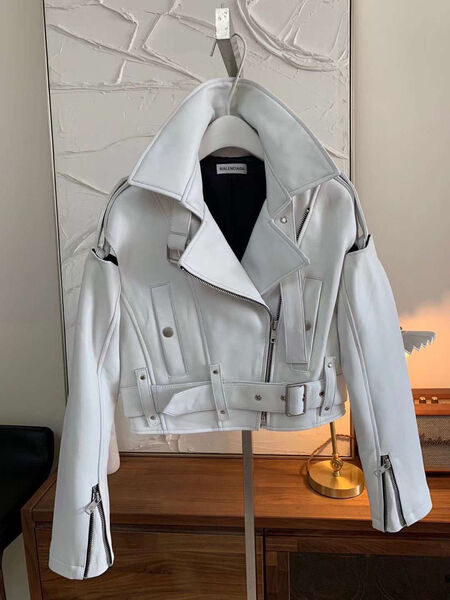 Куртка Balenciaga женский кожа белый 106486-3