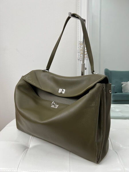 Сумка Balenciaga Rodeo женский кожа болотный 152937-4