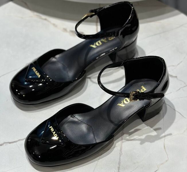 Туфли Prada женский кожа черный 139911
