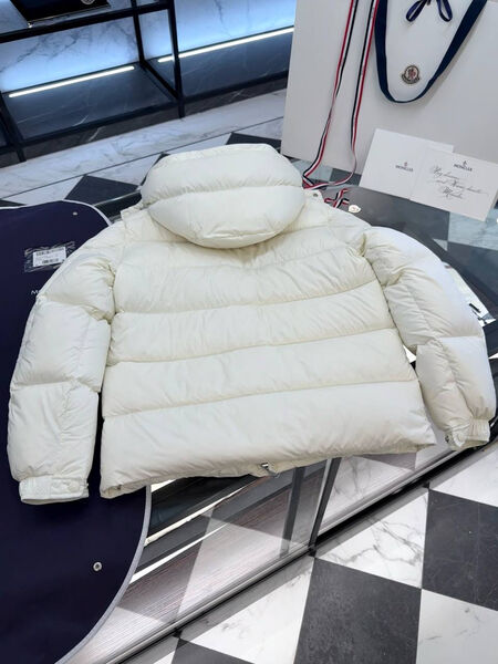 Мужской пуховик Moncler мужской белый 201807-2