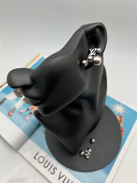 Серьги Louis Vuitton темно-серый 175267