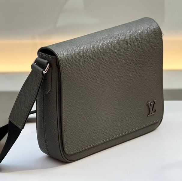 Мужская сумка мессенджер Louis Vuitton мужской кожа болотный 196040