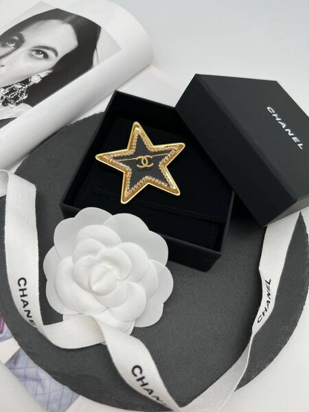 Брошь Chanel золотистый 175856