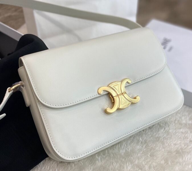 Сумка Celine Triomphe женский кожа chèvre молочный 97876