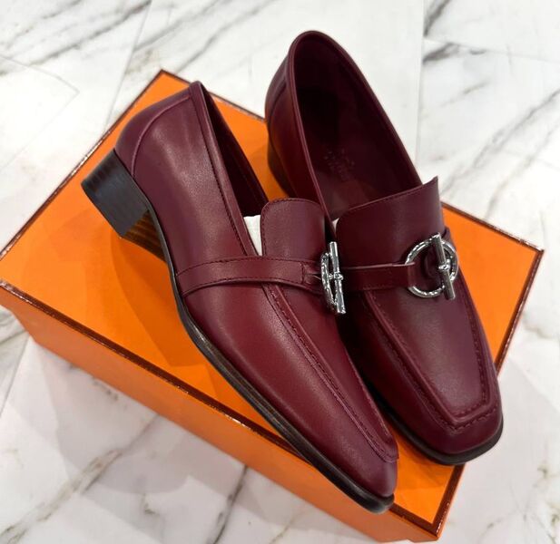 Лоферы Hermès женский кожа бордовый 188995
