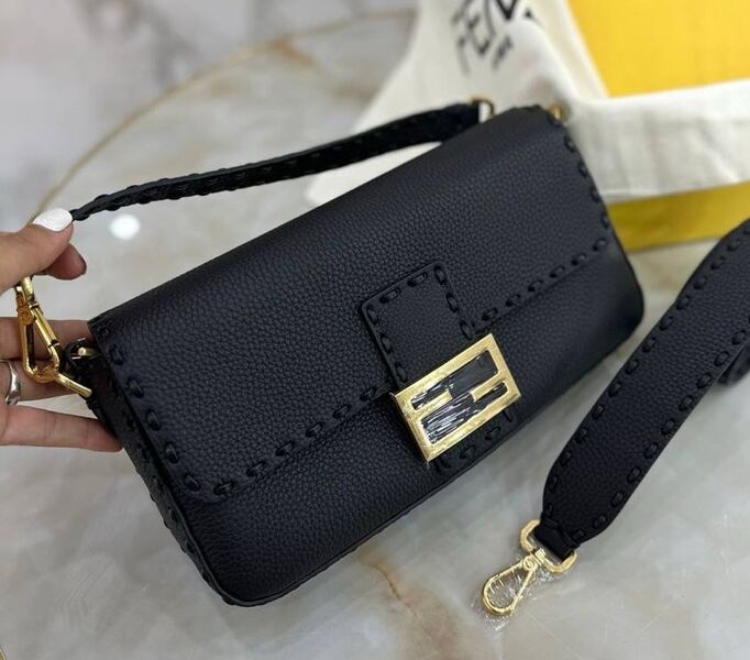 Сумка Fendi женский кожа черный 142102