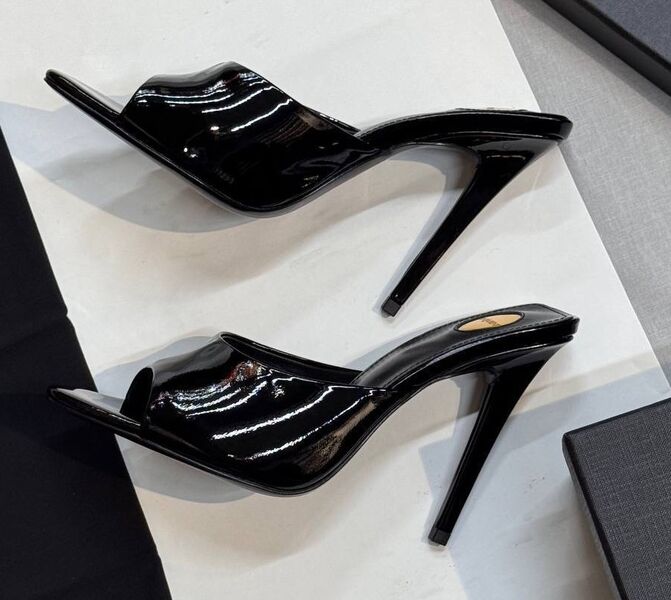 Шлепки Saint Laurent женский кожа черный 193109