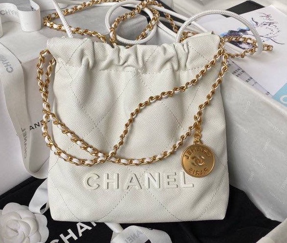 Сумка Chanel 22 женский кожа белый 126351