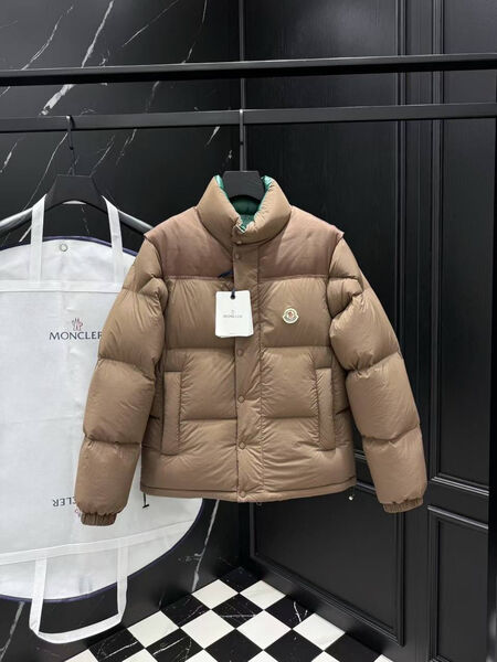Мужской пуховик двухсторонний Moncler мужской болотный 200545-13
