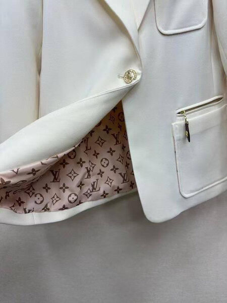 Костюм Louis Vuitton женский белый 178802-4