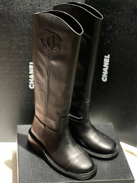 Сапоги Chanel женский кожа черный 161085