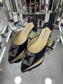 Мюли Manolo Blahnik женский черный 55006-5