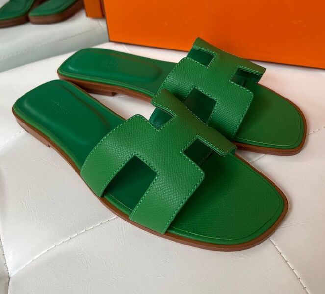 Шлепки Hermès женский кожа болотный 147009