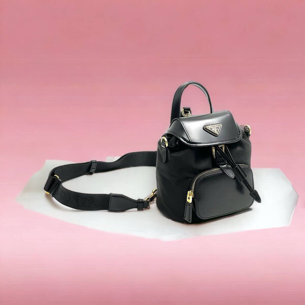 Рюкзак Prada женский кожа черный 129951-3