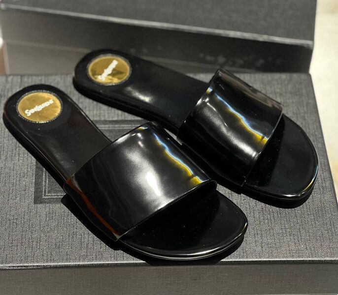 Шлепки Saint Laurent женский кожа черный 151101