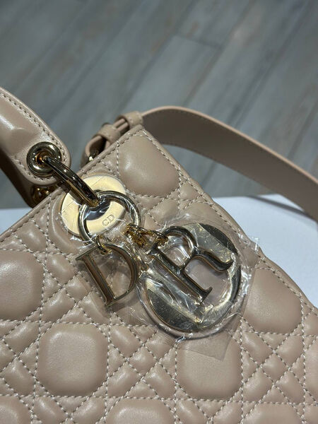 Сумка Christian Dior Lady женский кожа бежевый 196373-4
