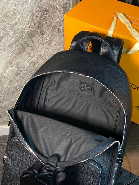 Мужской рюкзак Louis Vuitton мужской кожа черный 133952-8