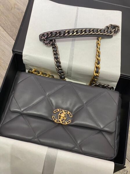 Сумка Chanel 19 женский кожа графитовый 73318-2